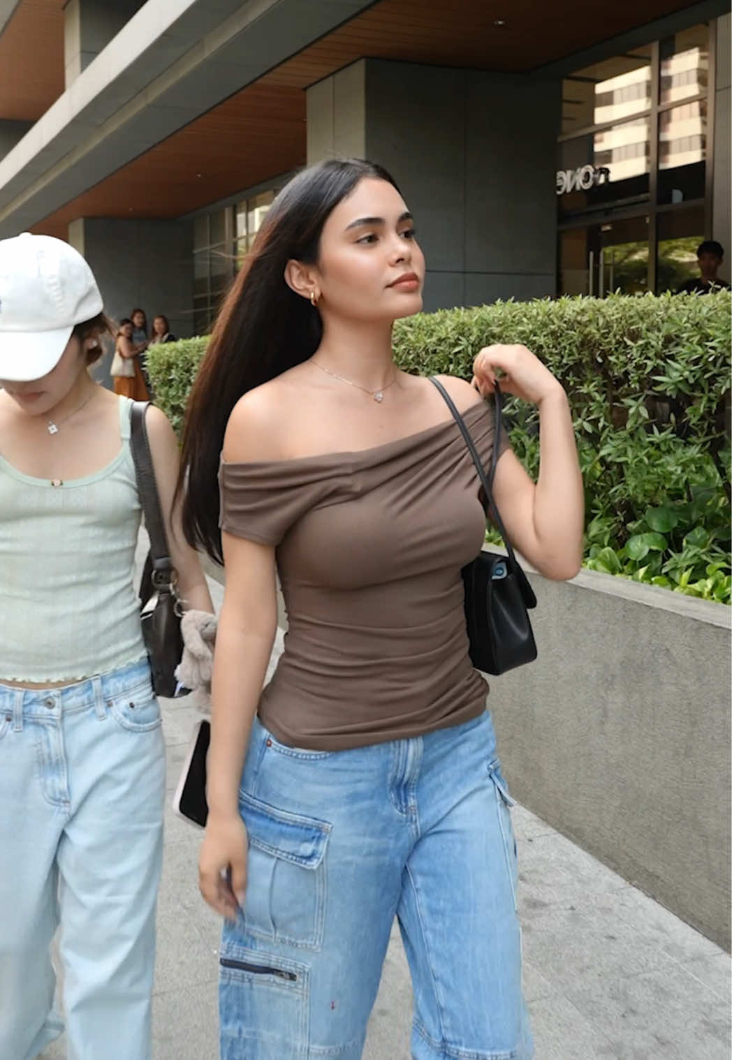 @Ivana Alawi
