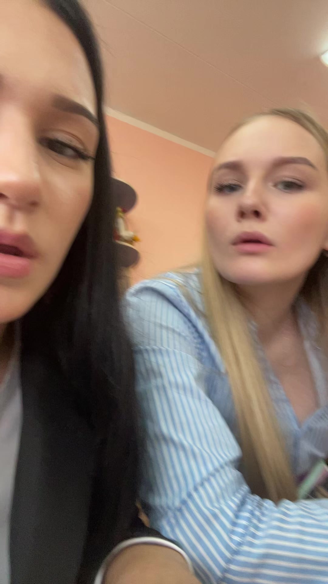 @брюнетка