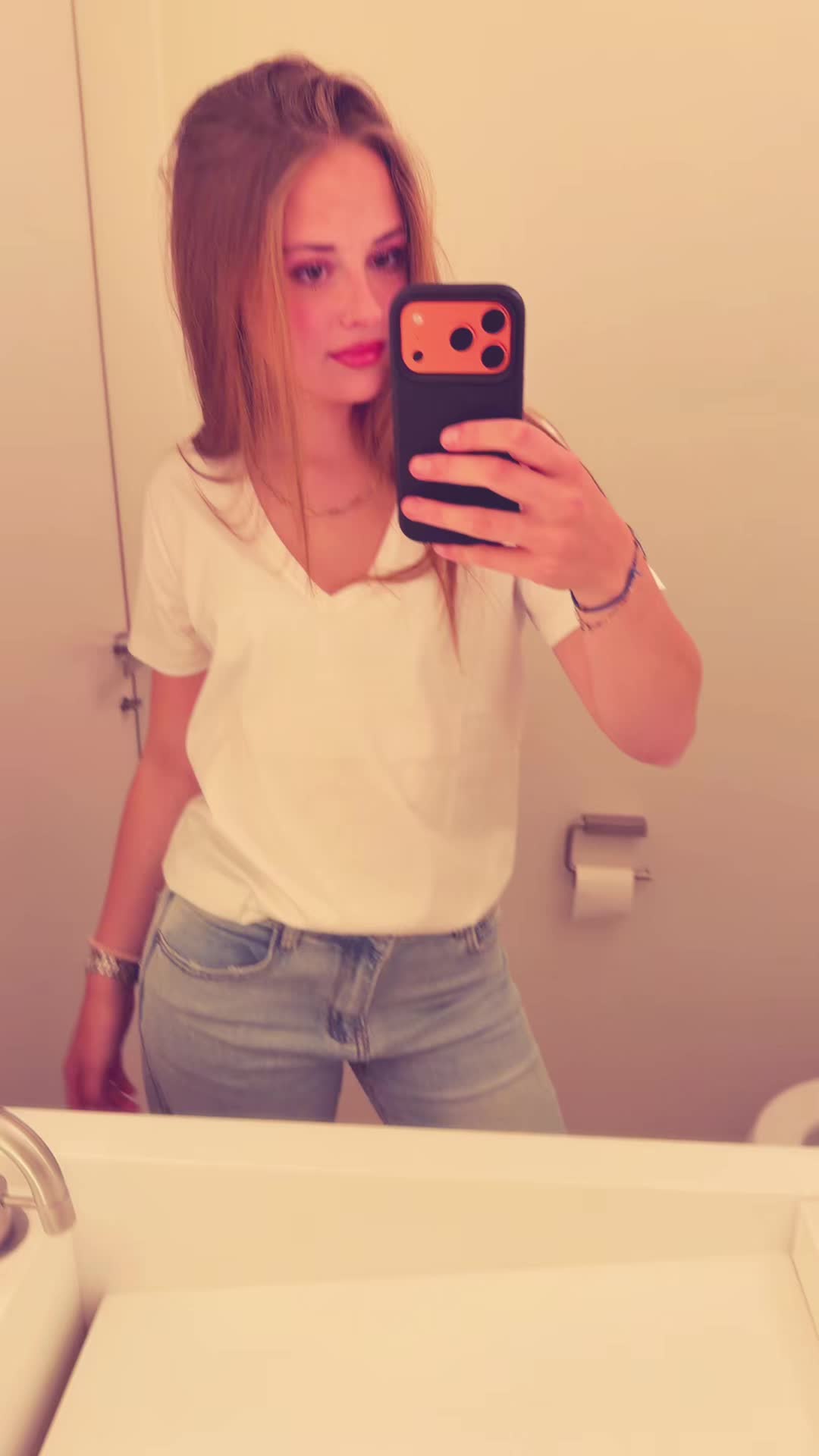 @Helena.v240