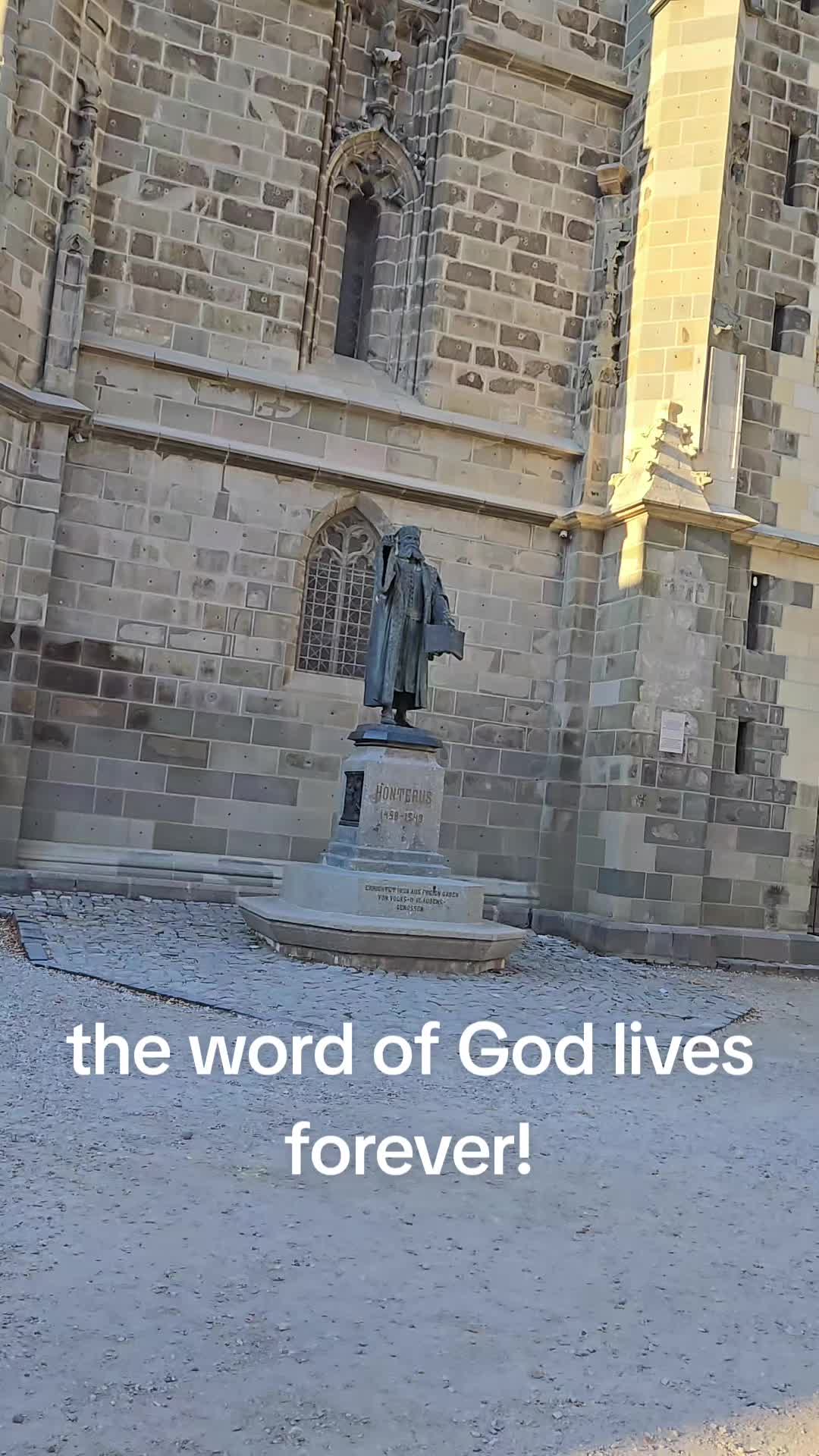 @Tifftravelstheworld