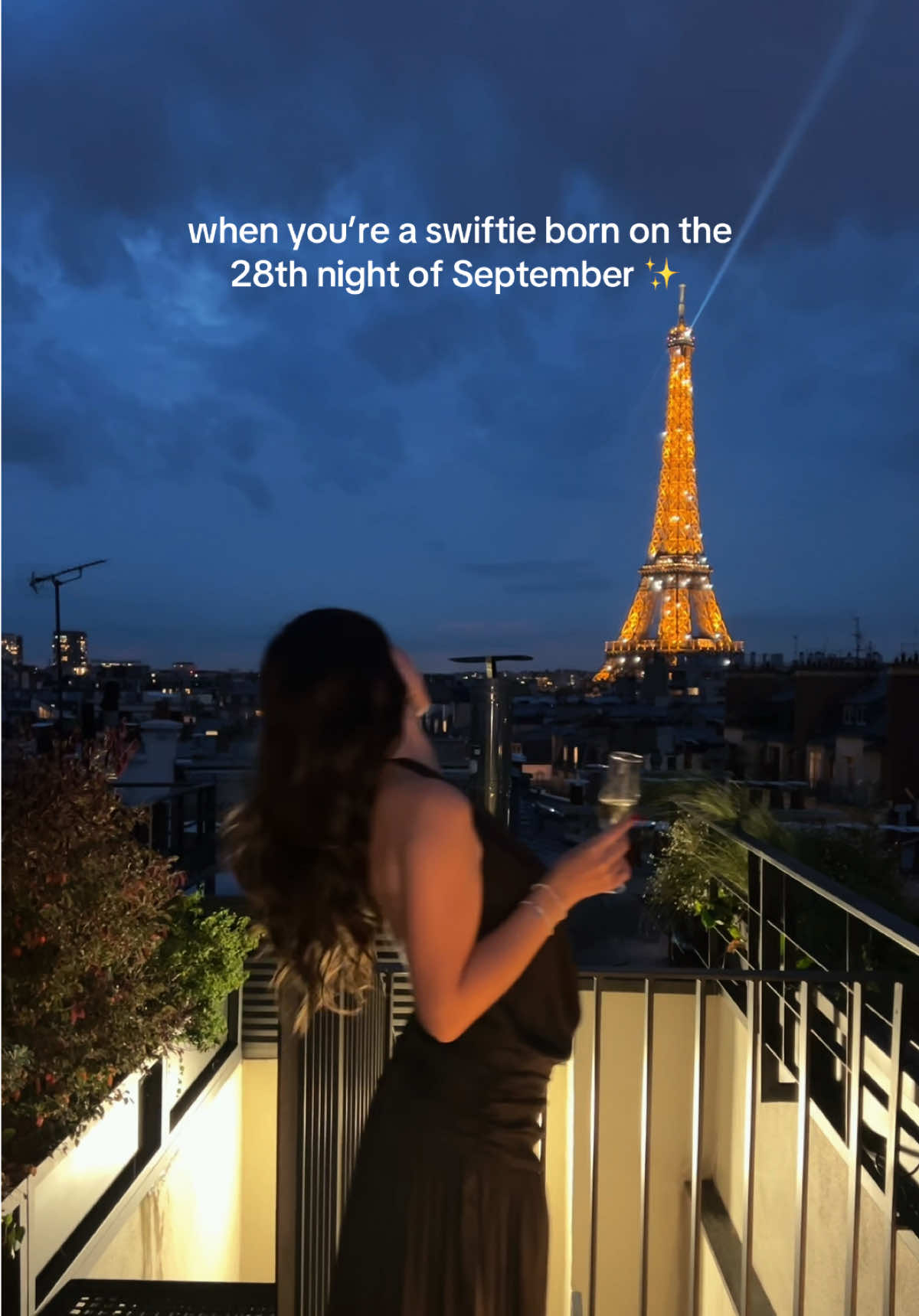 @ZOE IN PARIS 🇫🇷