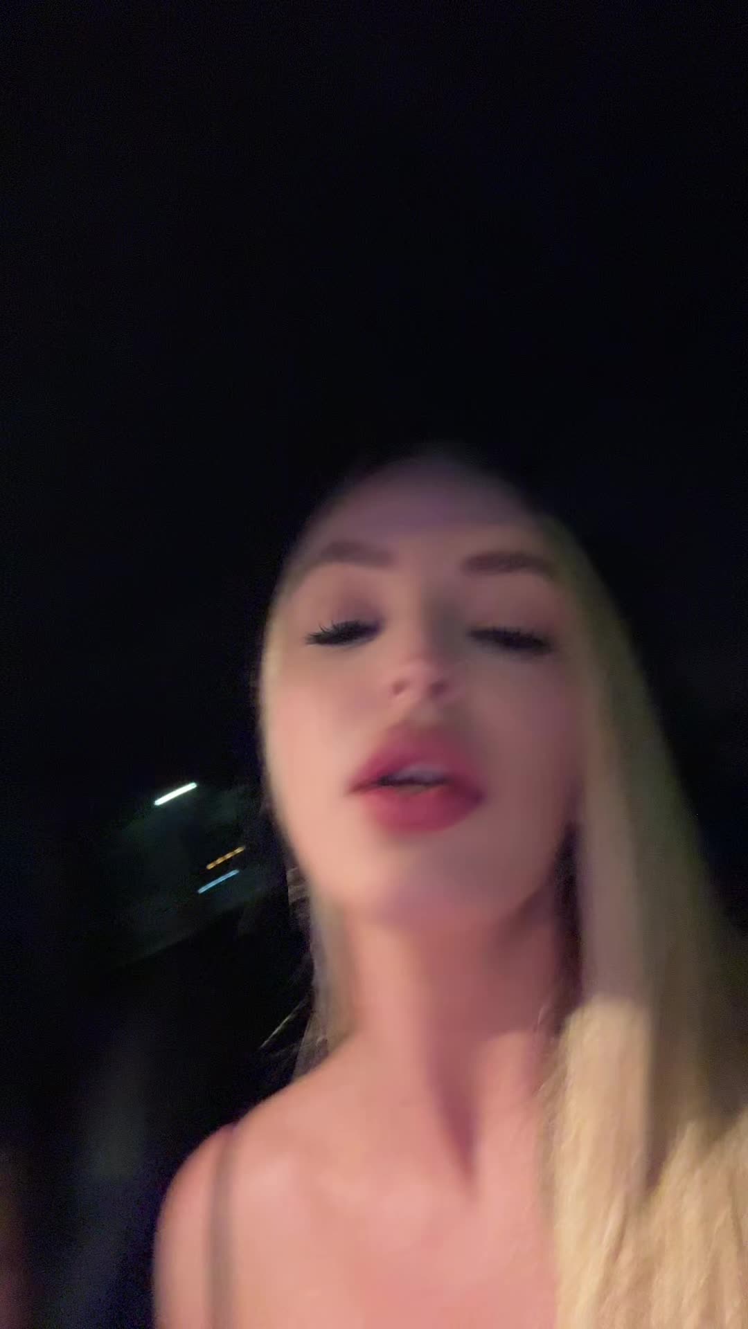 @Adriana Raquel