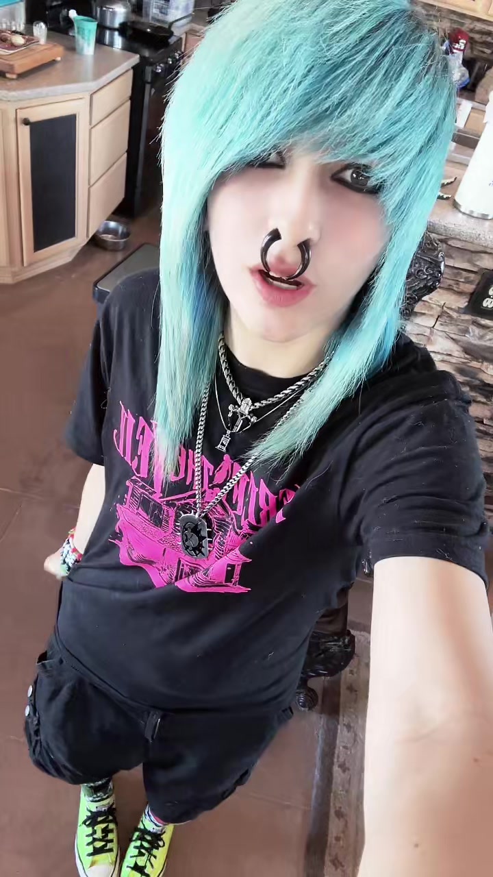 @Xx_CHARLI_CLAWS_xX
