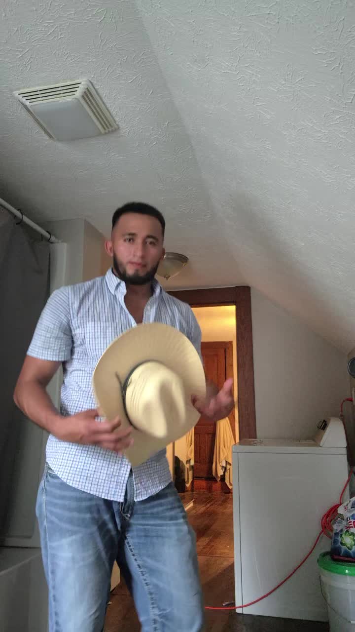 @Mendoza fan🐂 del &eacute;xito ✍️🧠💸