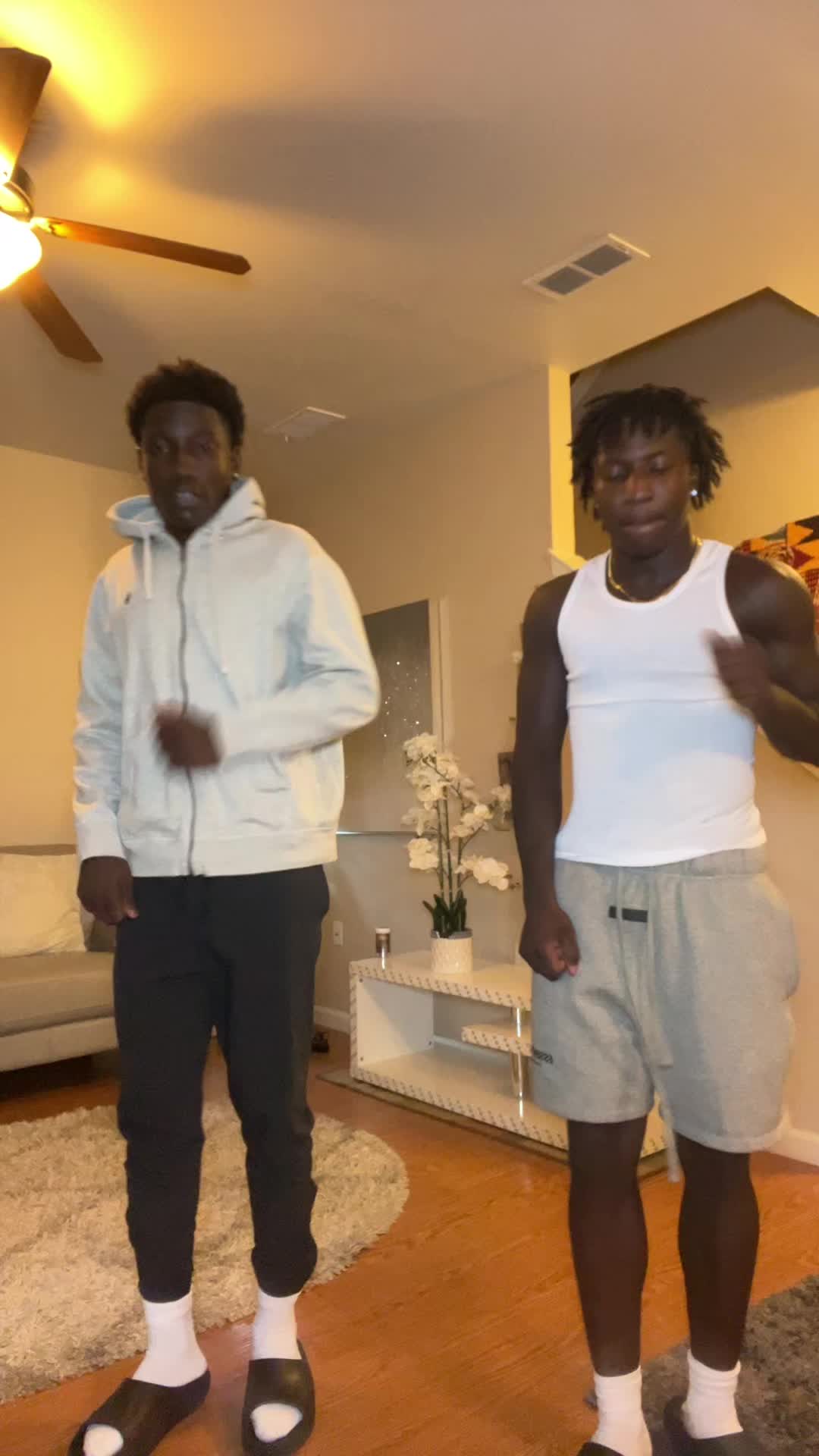 @J4🕺🏾.
