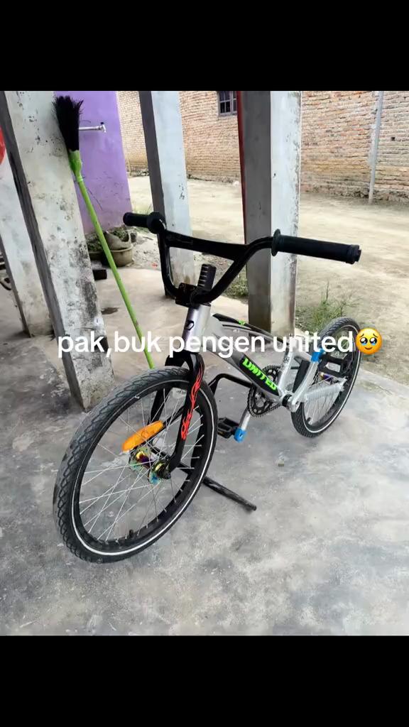 @๐จ๐๐๐ข๐๐ข๐๐ฅ ๐ฌ๐จ๐ง๐ข๐๐