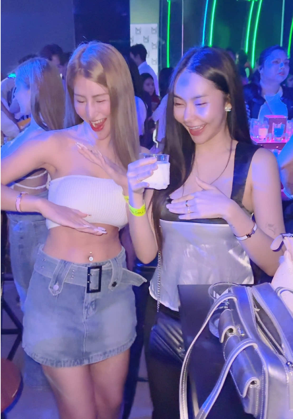 @นู๋ แอ๊ปจัง