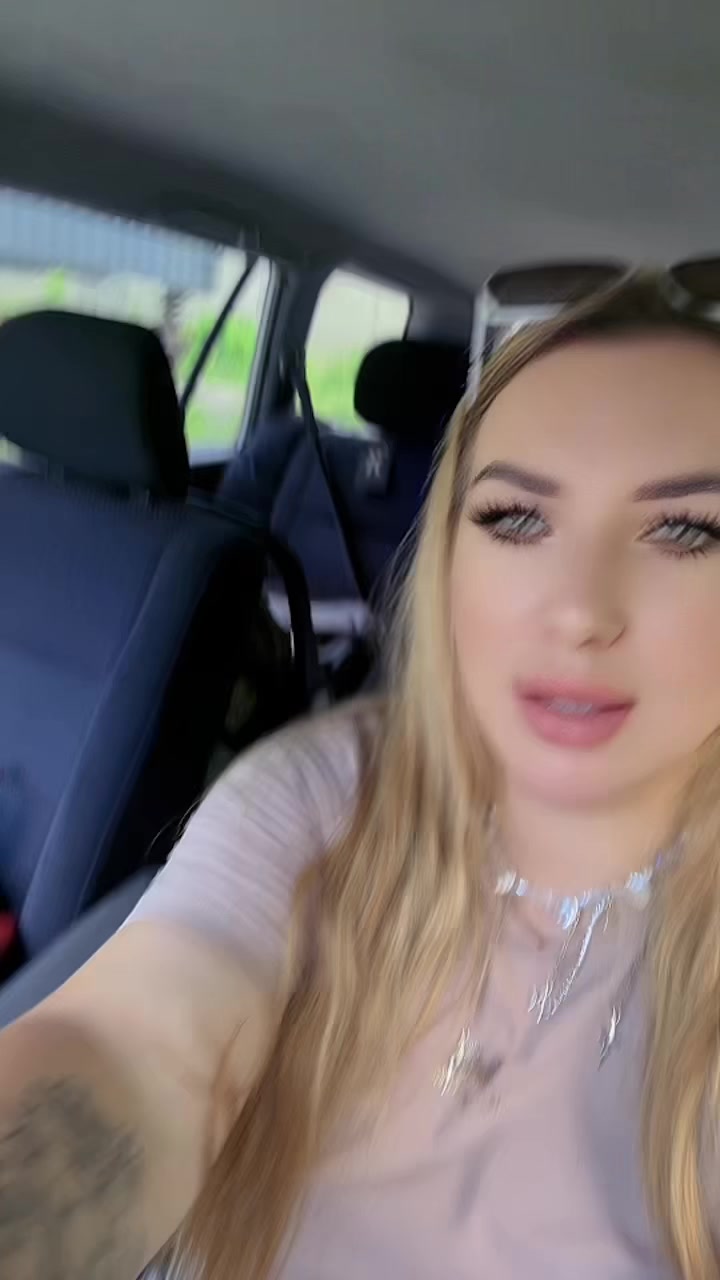 @Анюта 💜