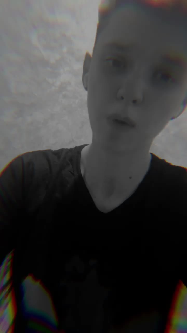 @𝓑𝓻𝓸𝓴𝓮𝓷 𝓗𝓮𝓪𝓻𝓽♡
