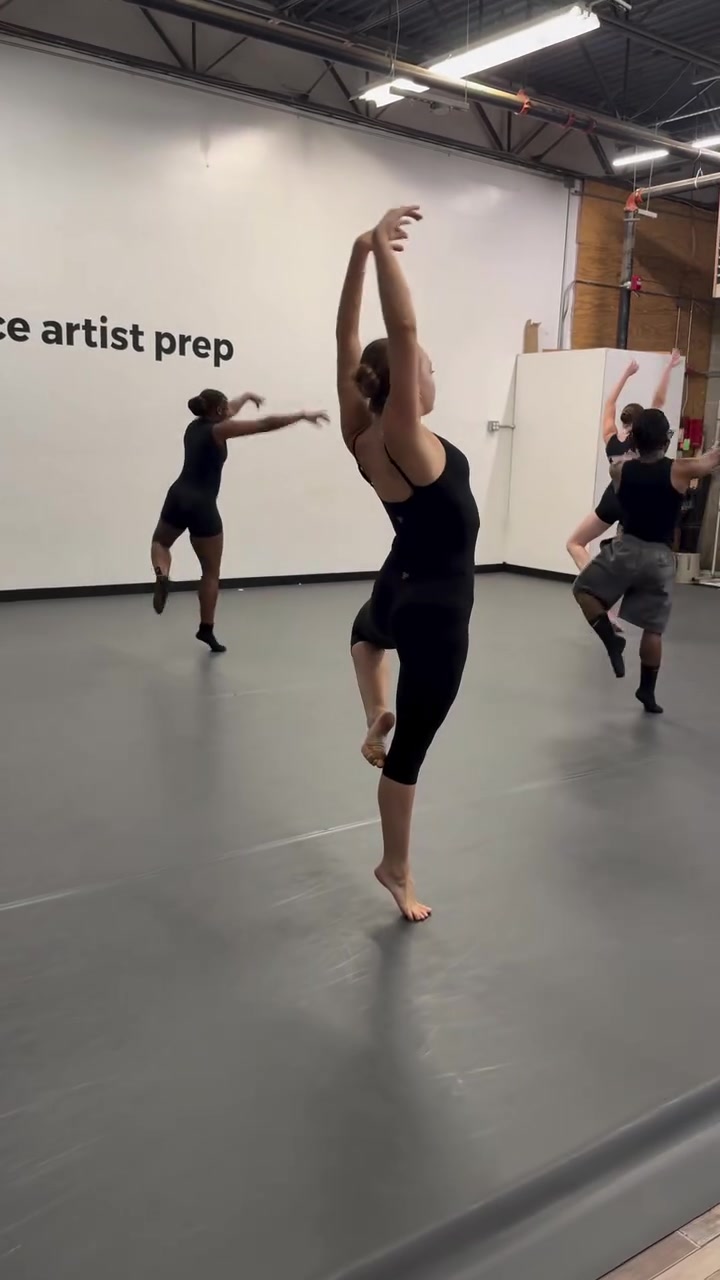 @Universe of Dance 💫