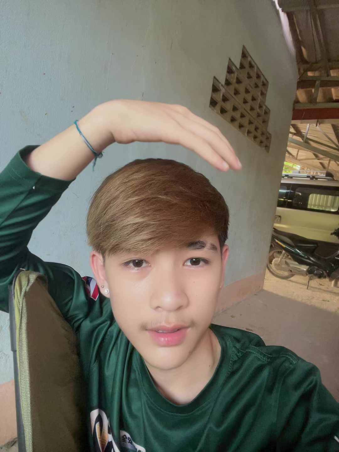@Ai. ๐๐ปโ๏ธโก๏ธ