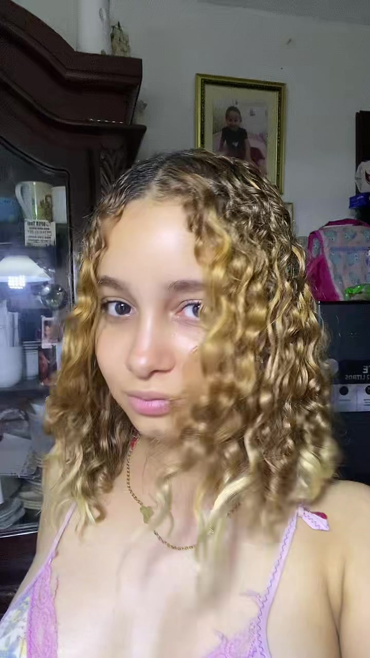 @angela_nin
