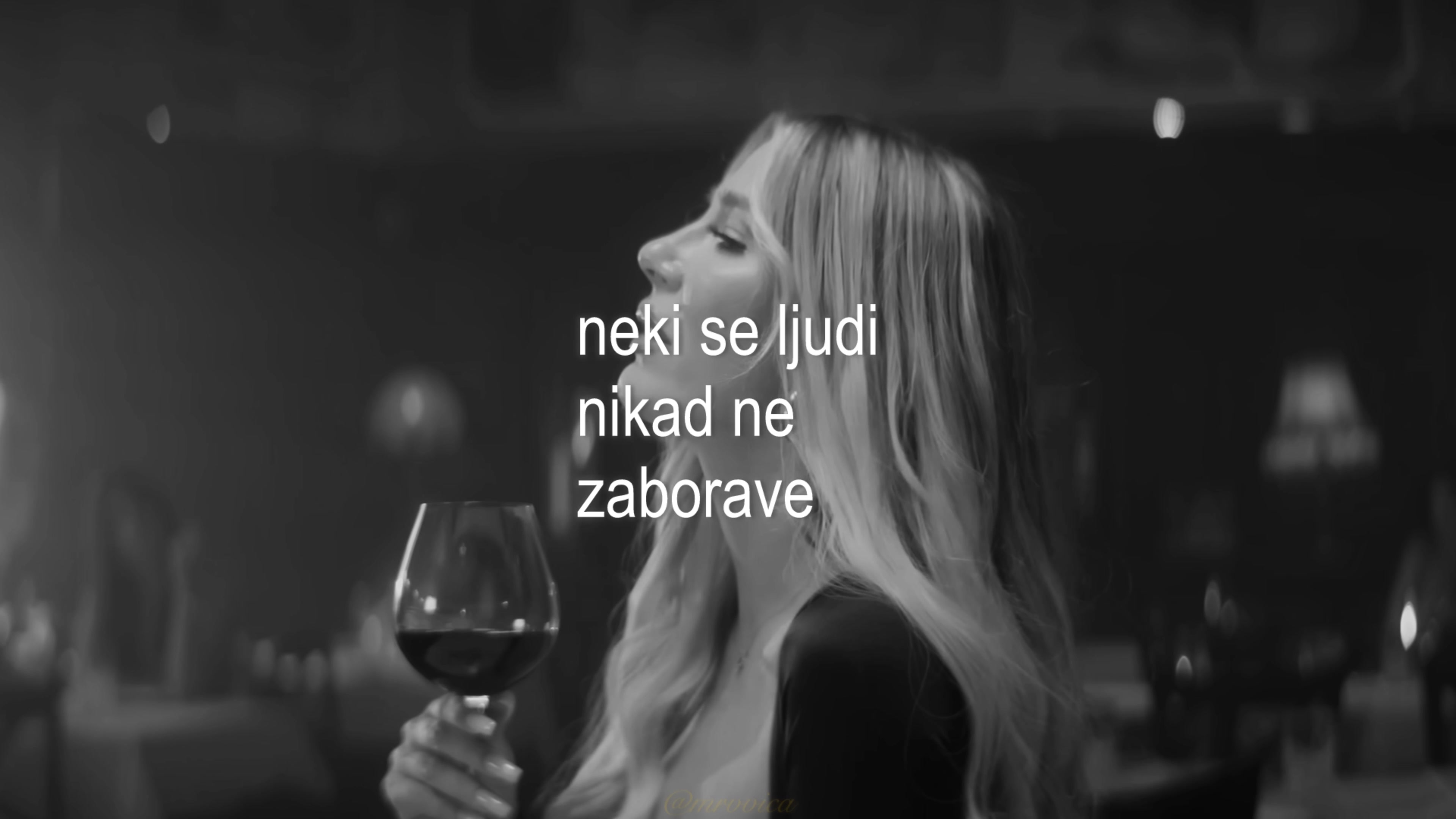 @⃟