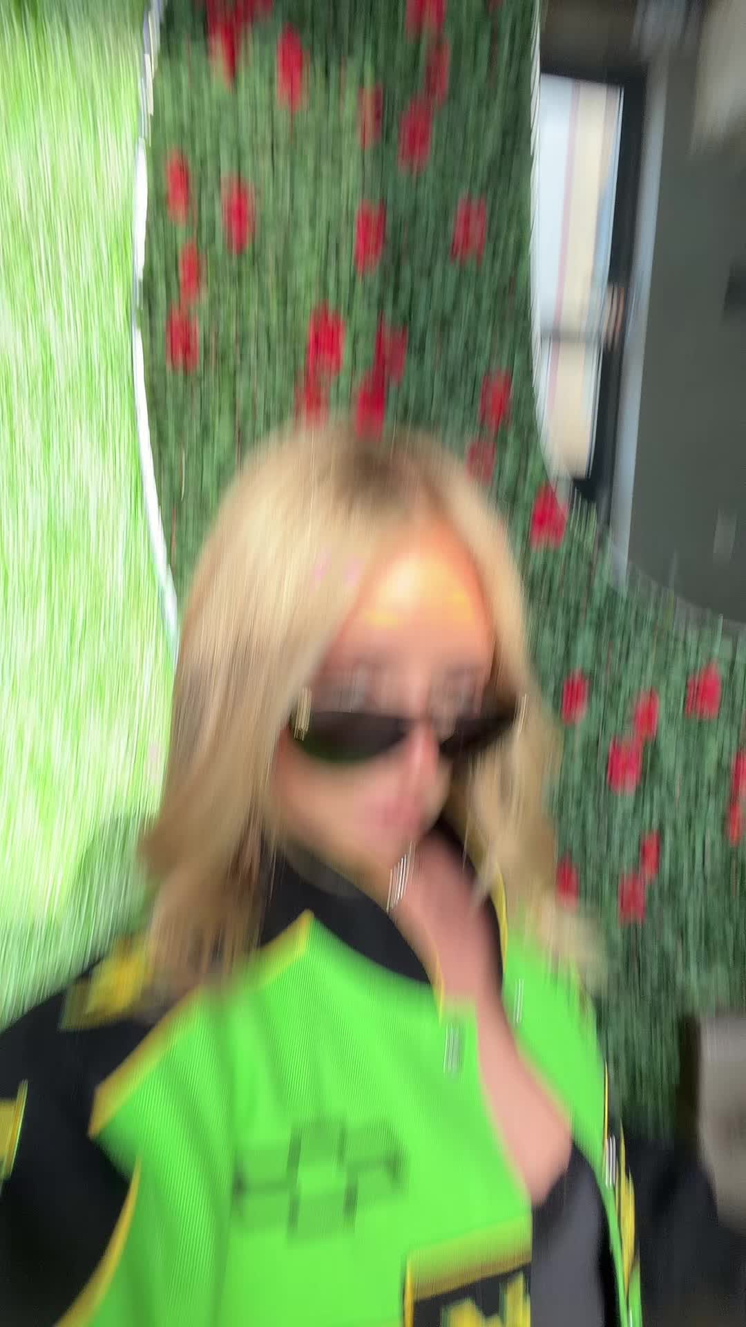 @Hennybacon
