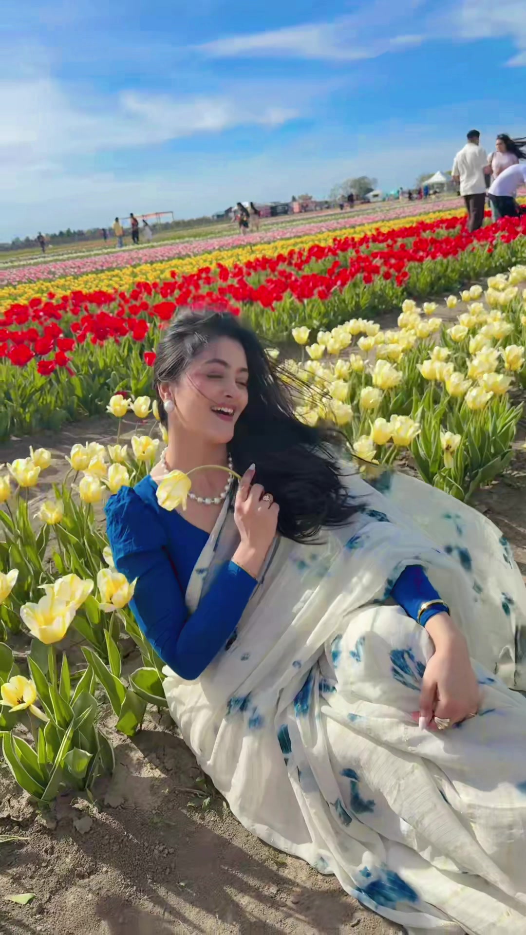 @Ajnabi