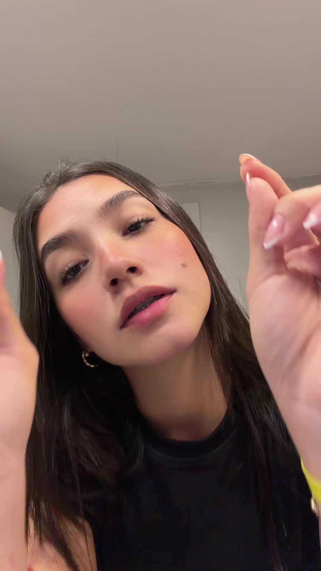@oficialmaryaguilar
