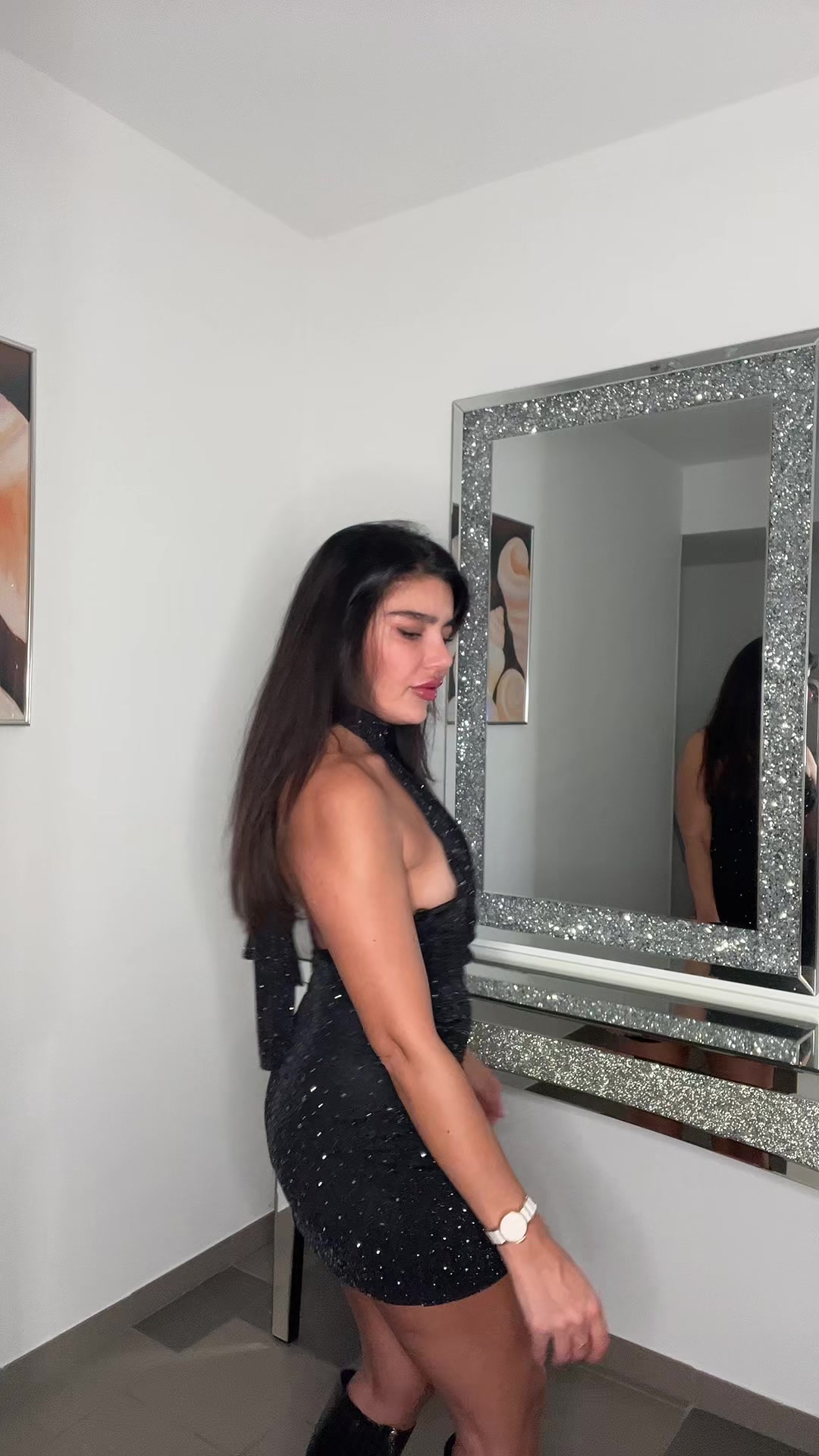 @Bella