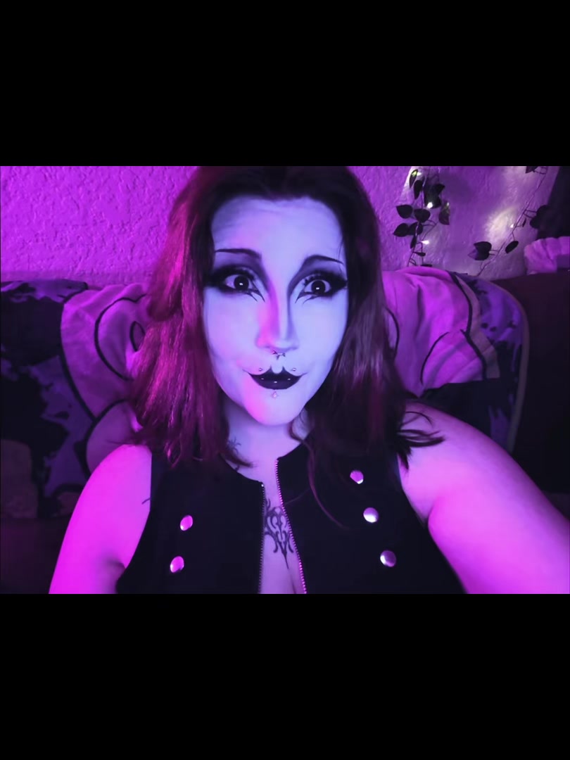 @GloomyBear>:3