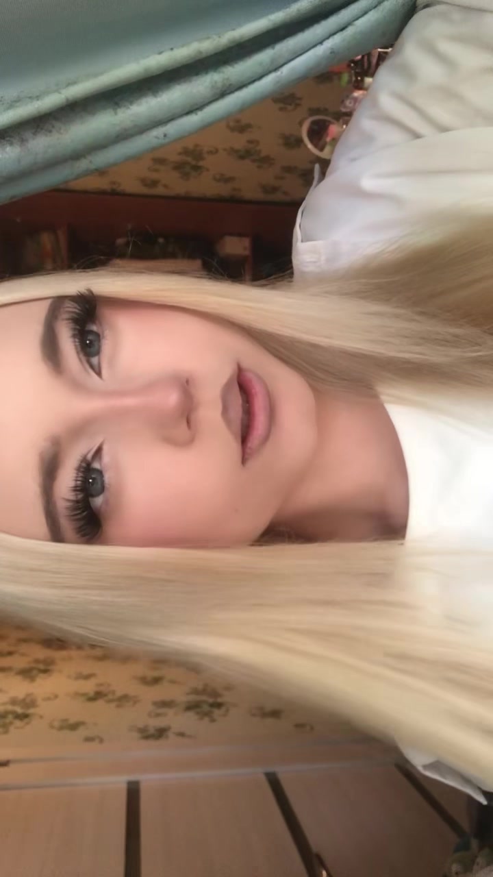 @аняяя