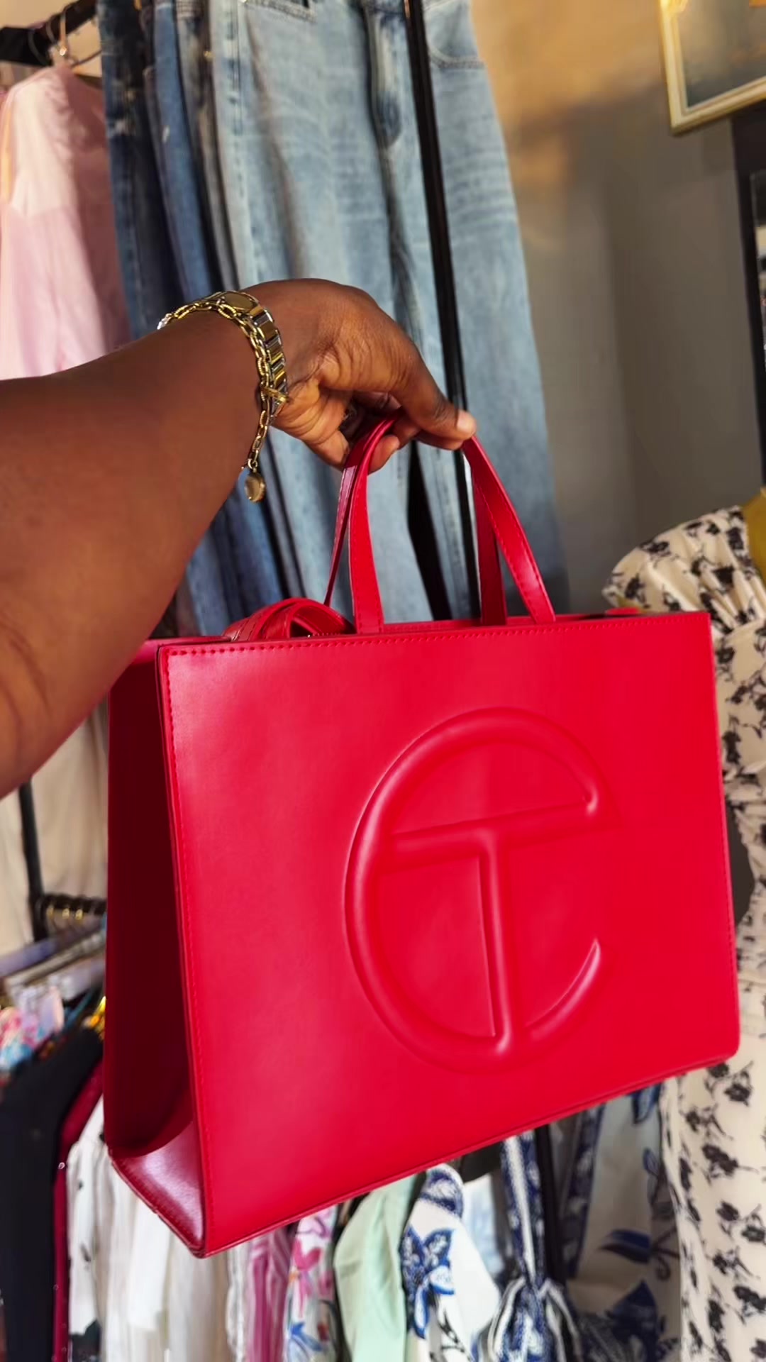 @Curvybynabou🛍️🇨🇳🇬🇲🎀