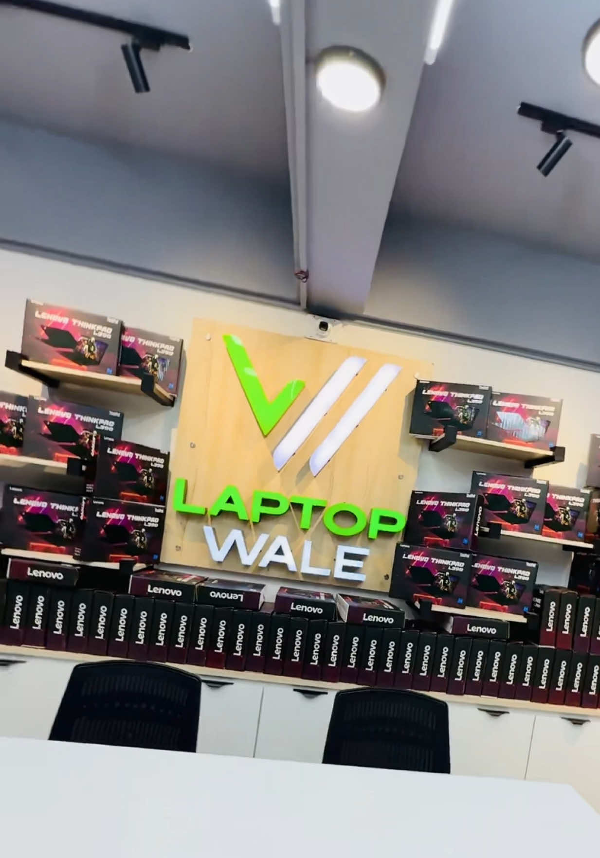 @Laptop Wale💻