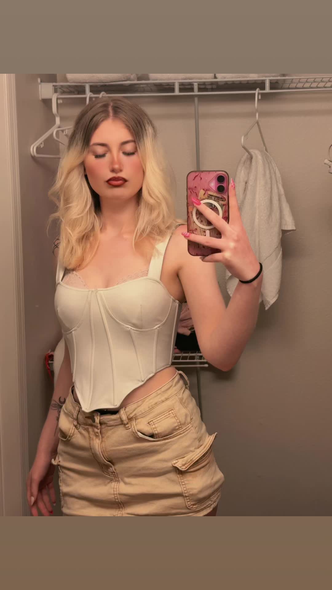 @emily242443