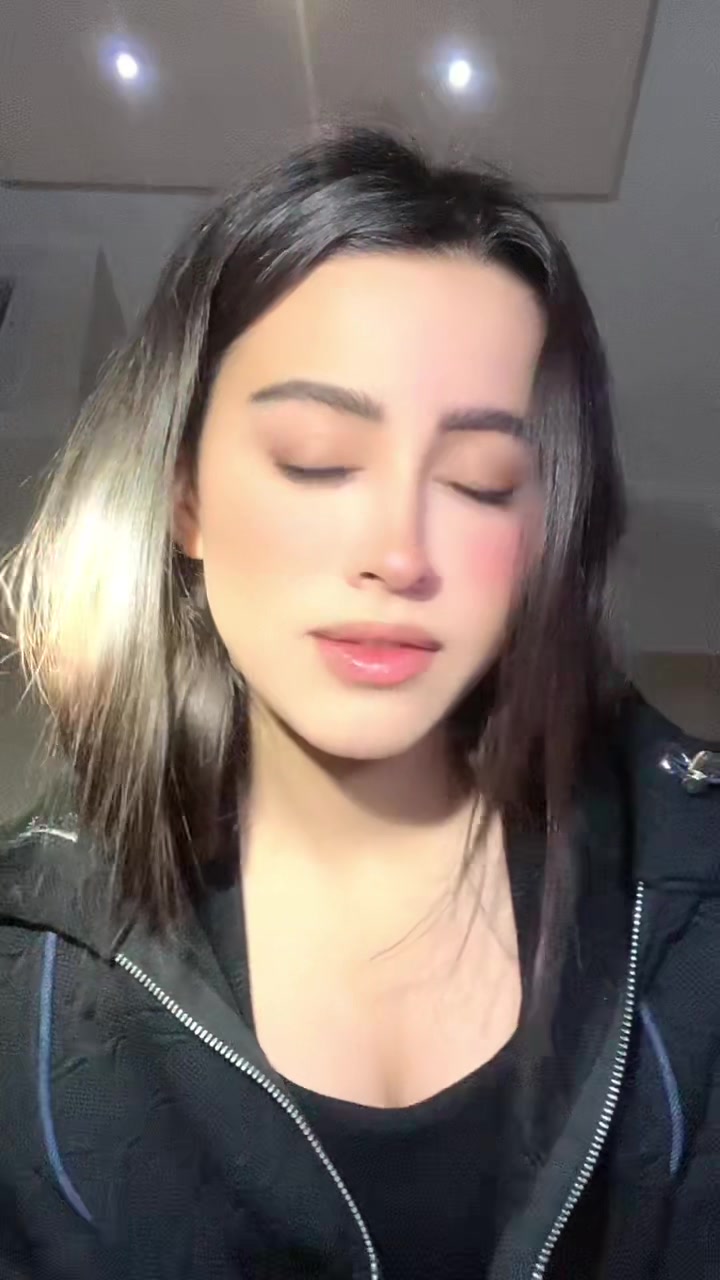@melikaa