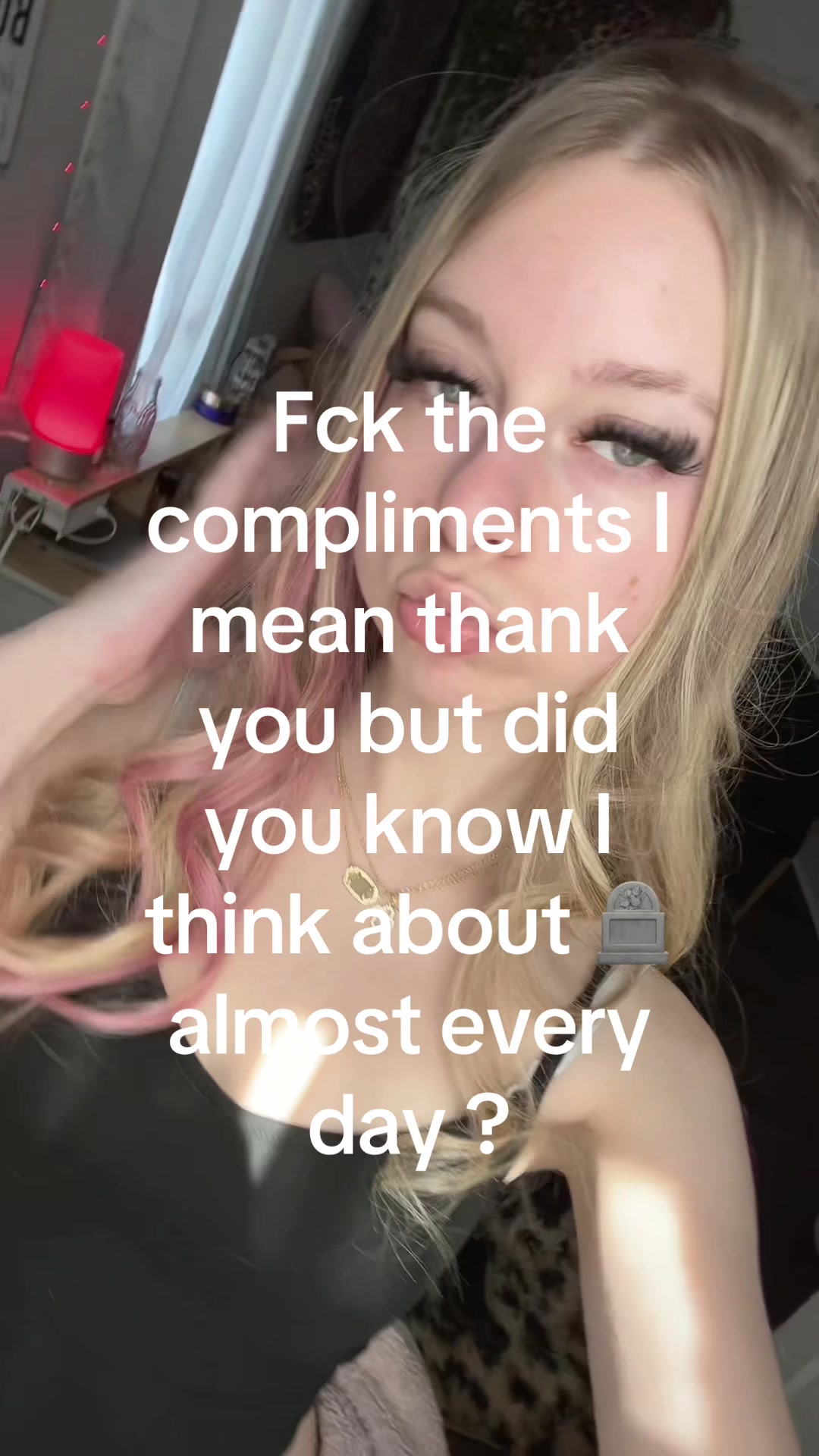 @𖧐