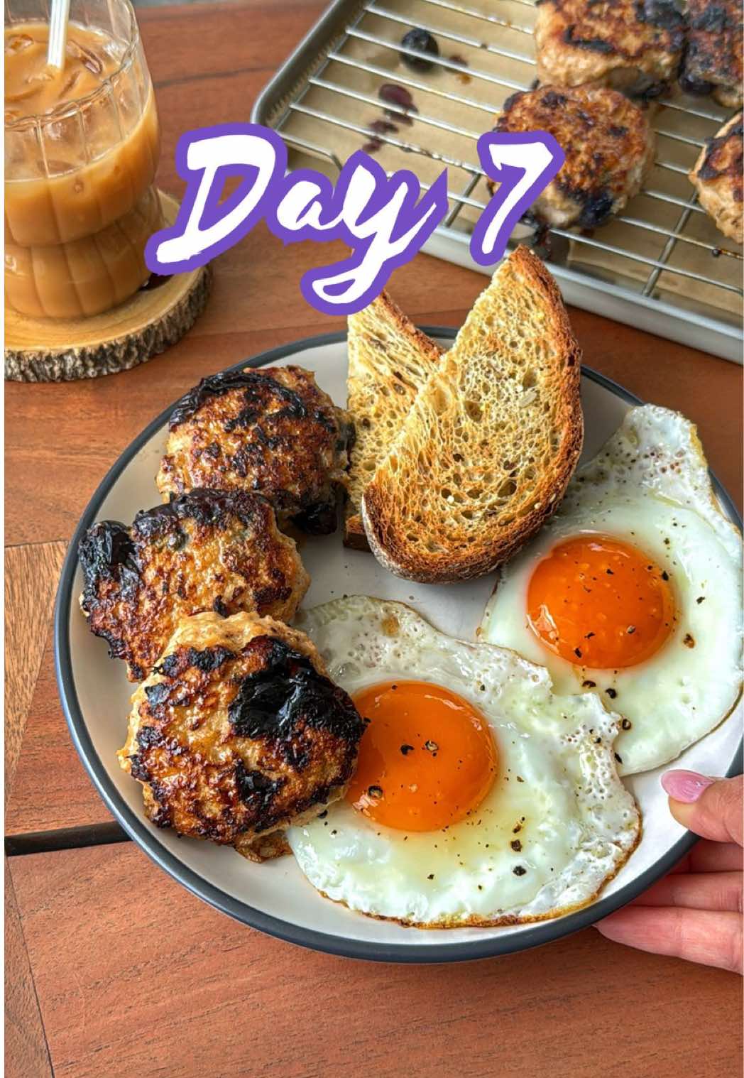 @KIRBY | travel + food blogger
