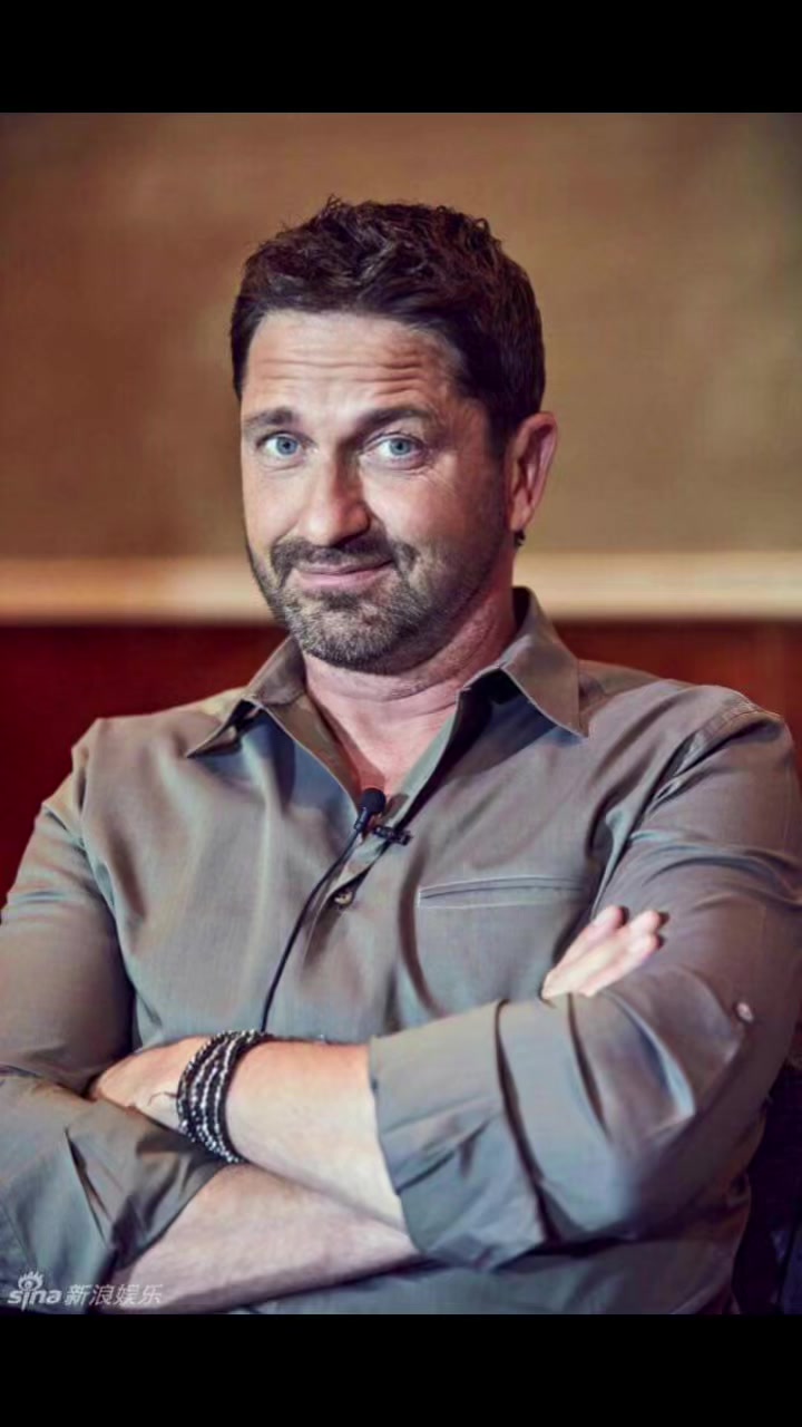 @Gerard Butler for real