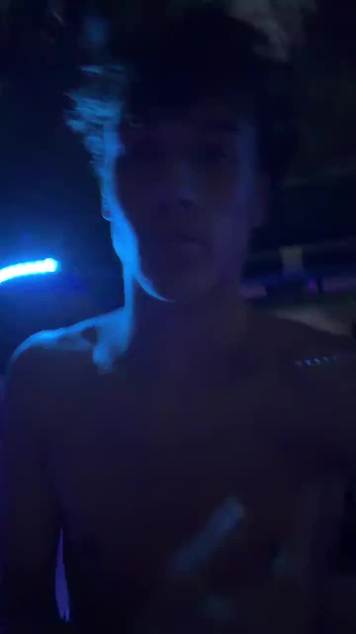 @🐐💨