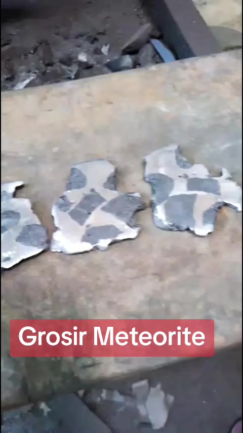 @Grosir Meteorite