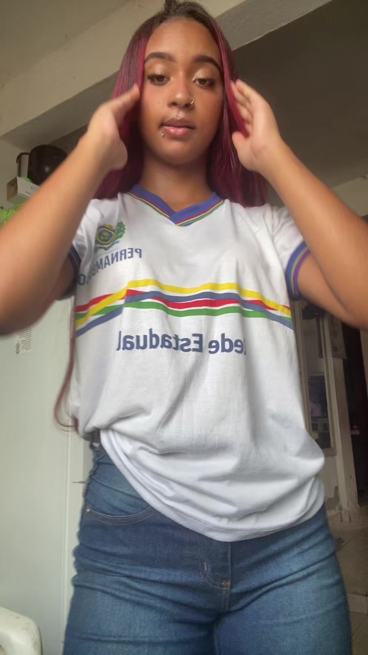 @helozinhaa