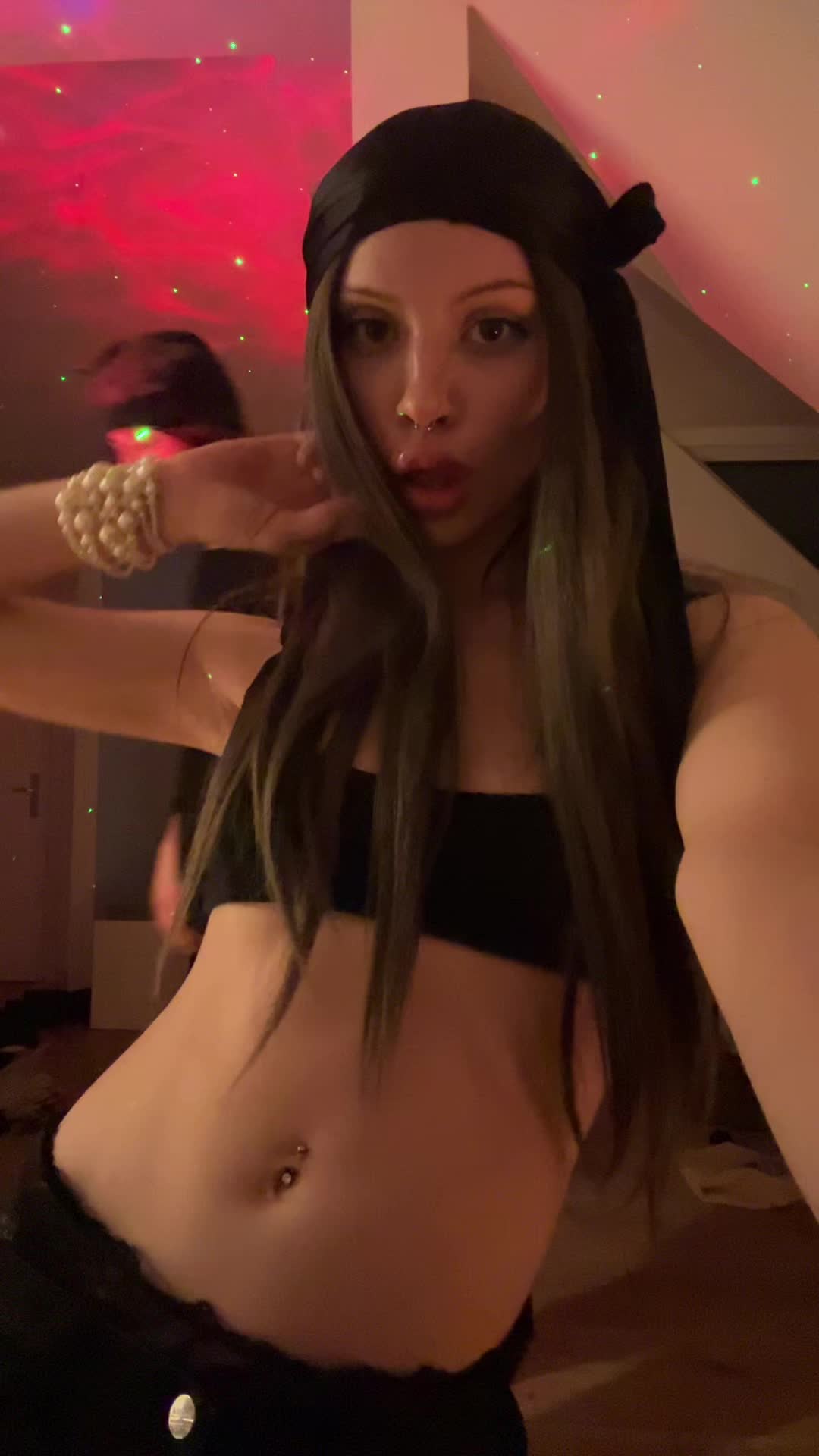 @^^