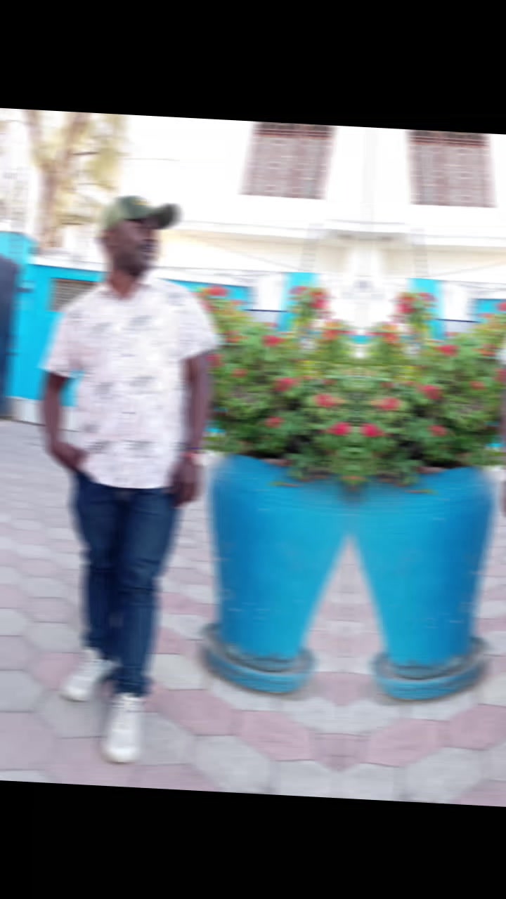 @eliudogalo (ja naam).