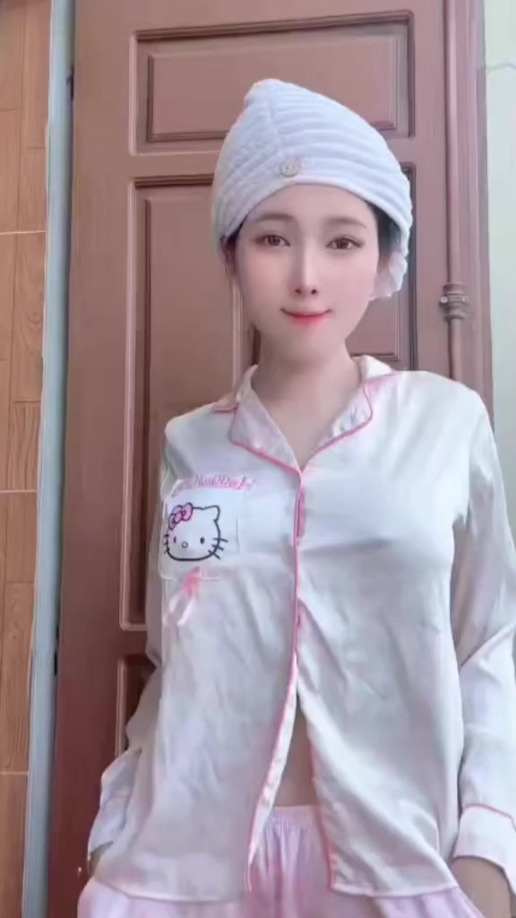 @Tạp H&oacute;a Girl
