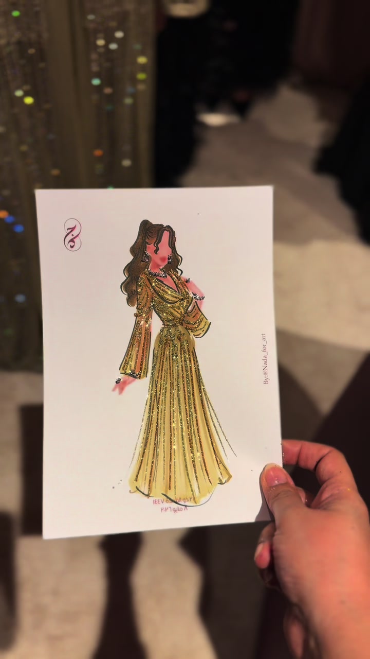 @رسامة أزياء وبورتريه 🎨