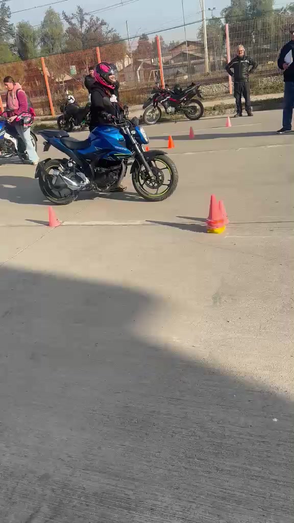 @CLASESDEMOTO.GIXXERMANIA