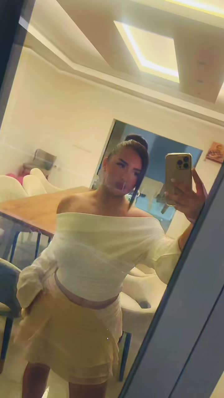 @𝐚𝐧𝐭𝐨𝐧𝐢𝐧𝐚