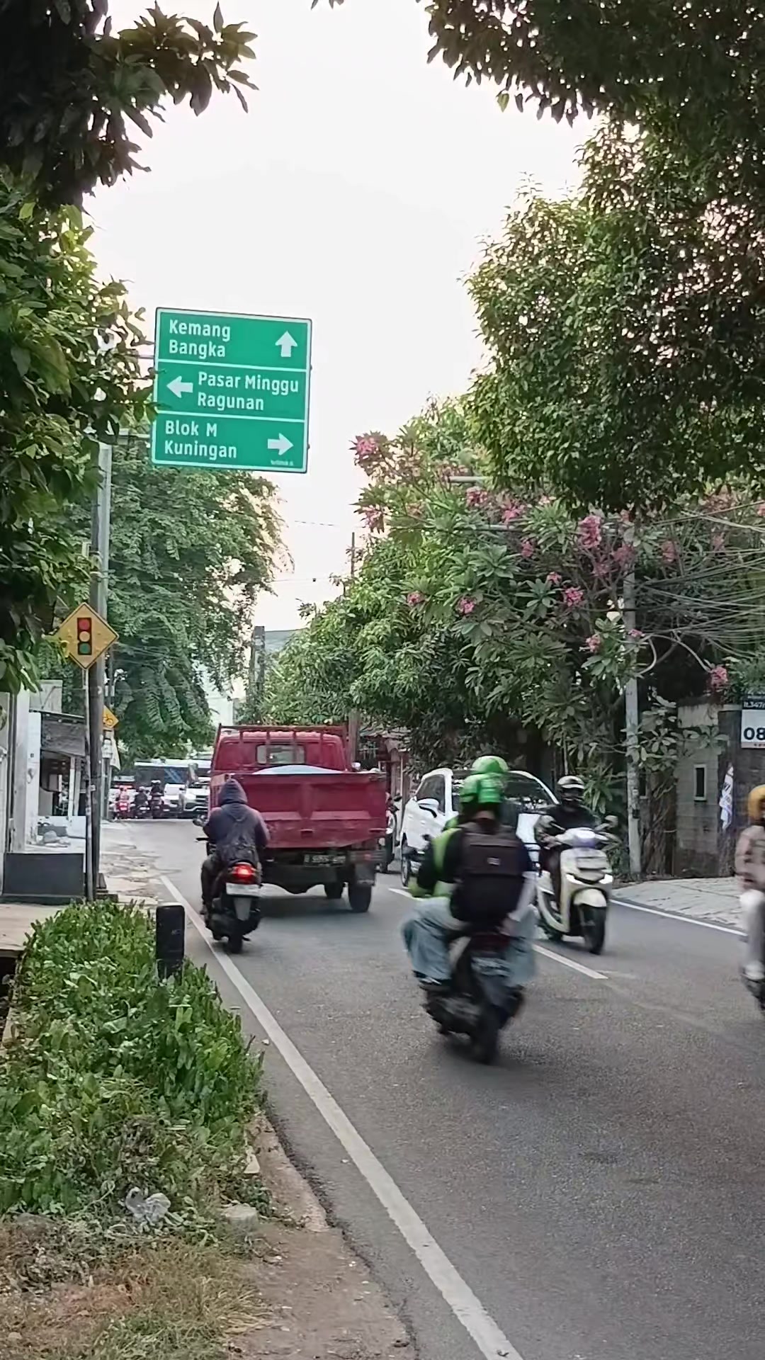 @Dari kontak anda