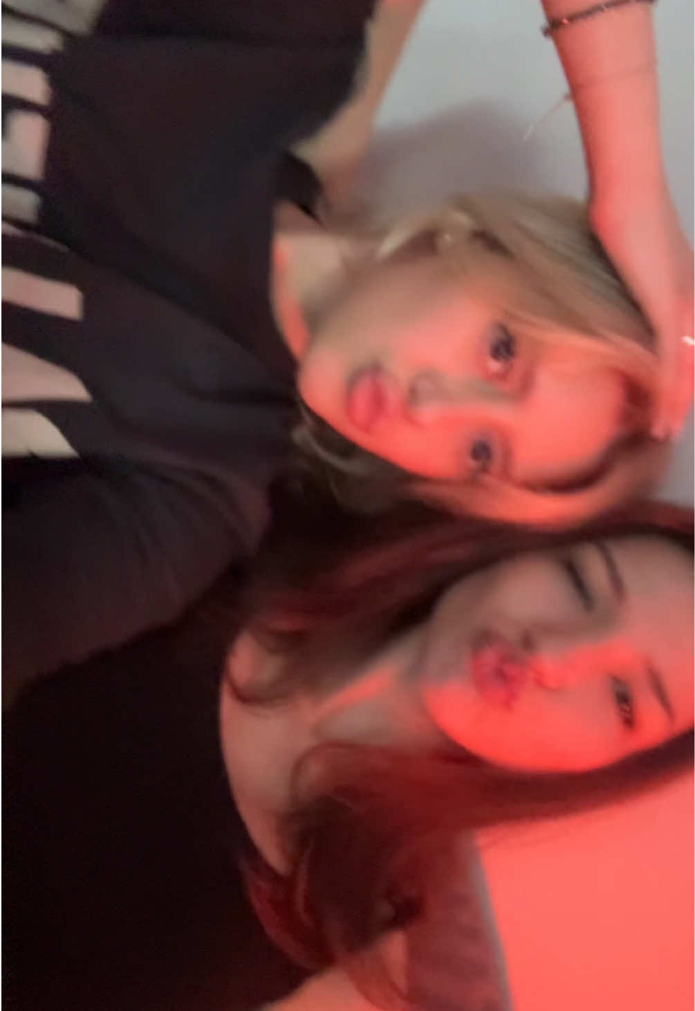@𝙴