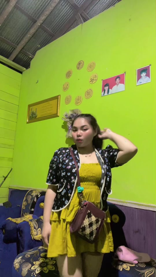 @Uyuy_jee🥀