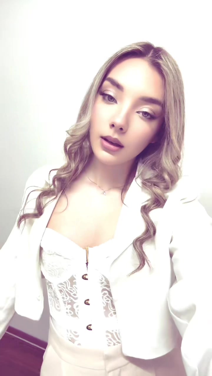@𝒱𝑀