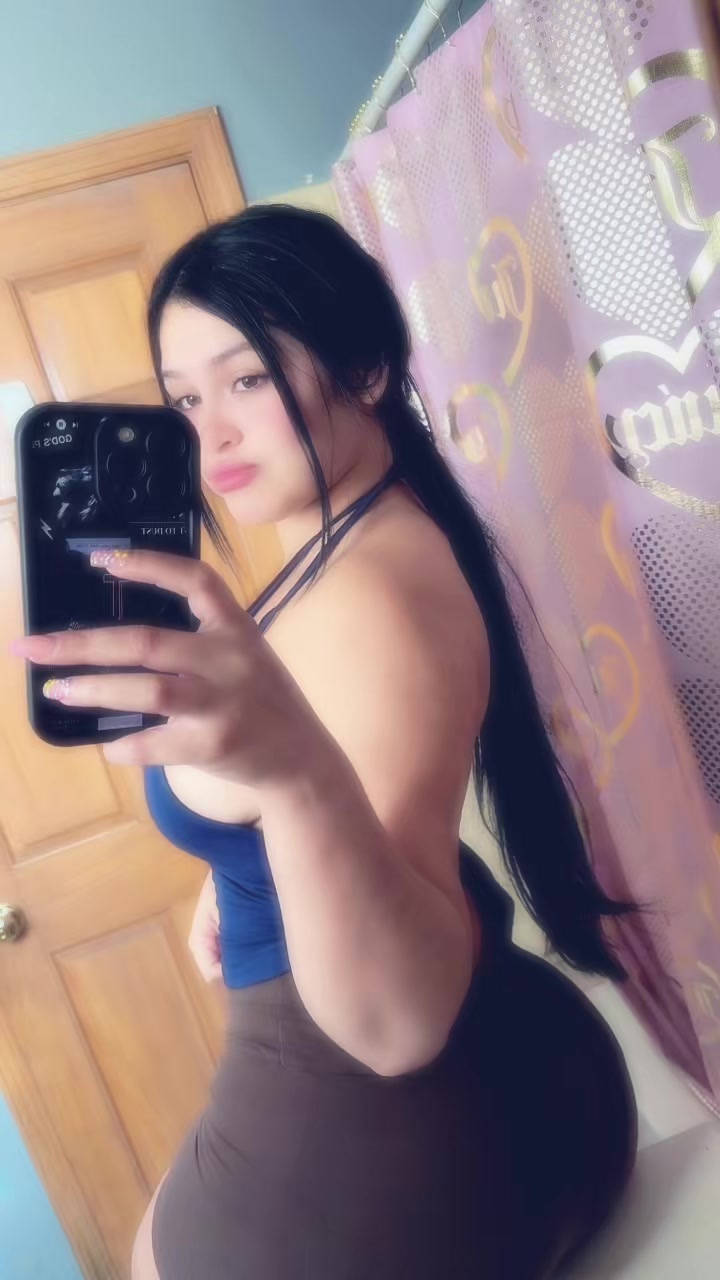 @Adriana paola🩷