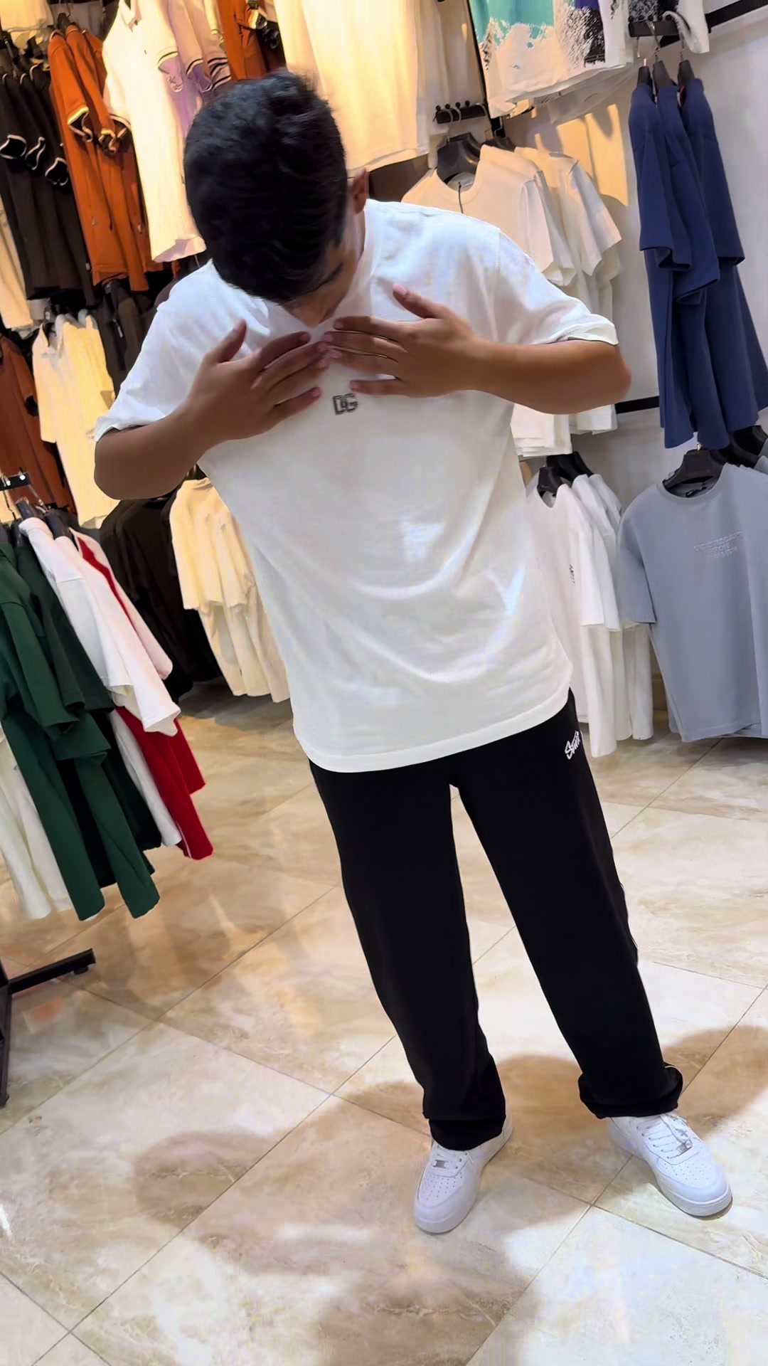 @معتز لملابس الشباب والاحذيه🛍️