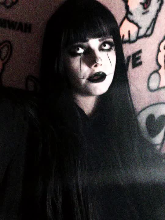 @lunawoofz