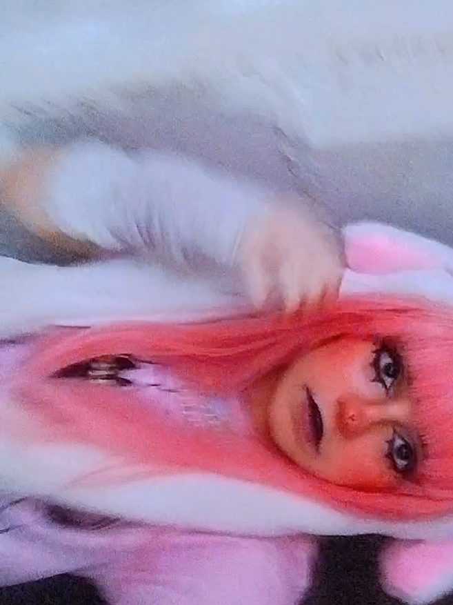 @🔥,🐛,🏳️⚧️,🩸,🐇