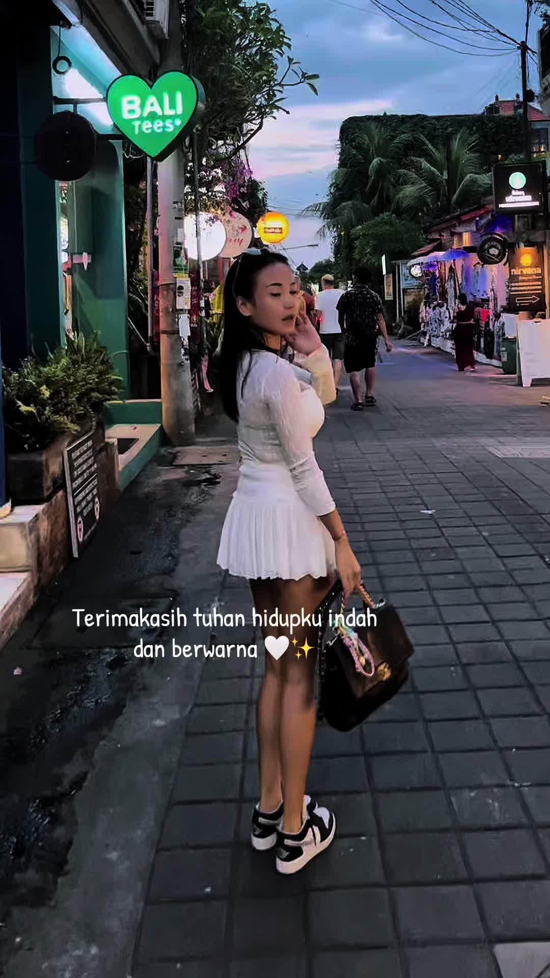 @hallonanabs