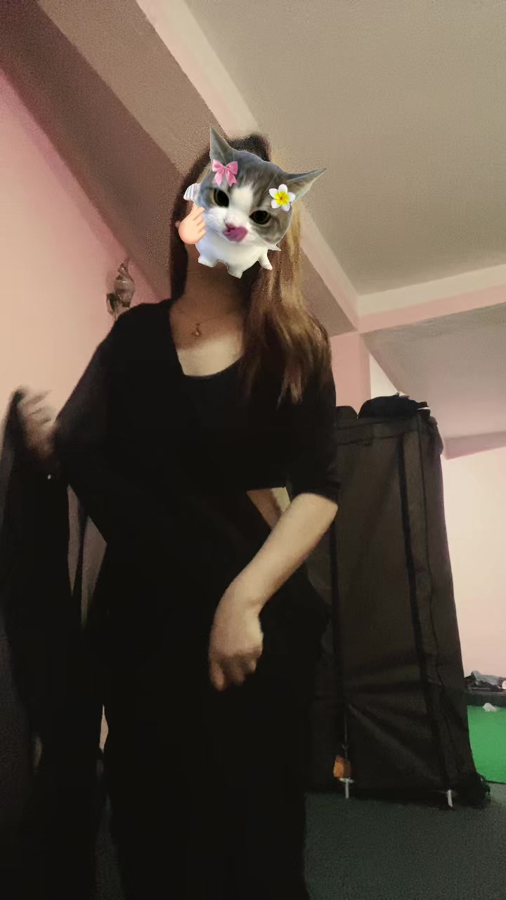 @🦦