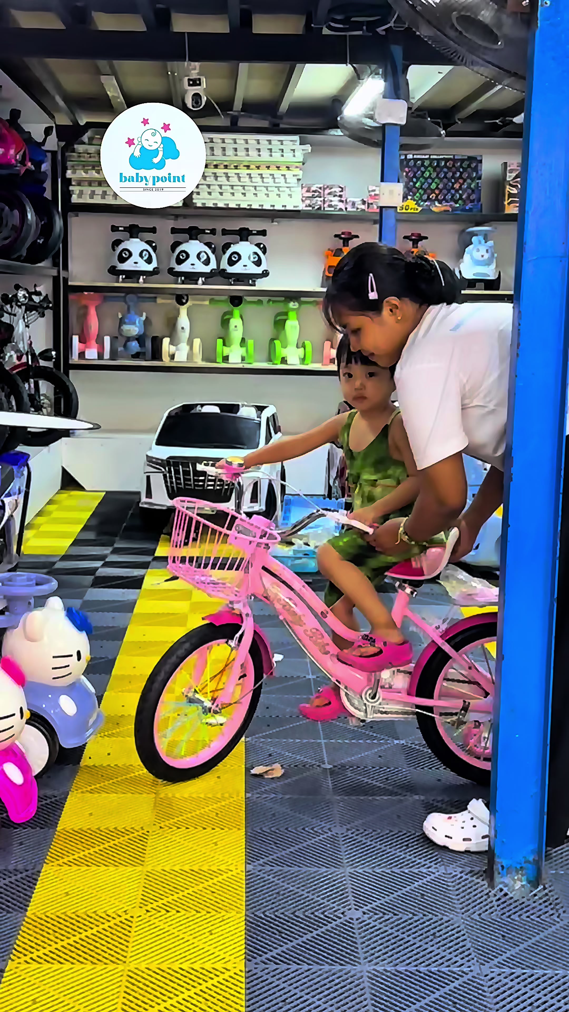 @Baby Point Kids Car Showroom